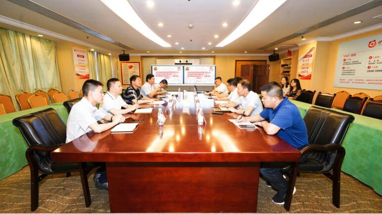 腾博手机官网集团党委召开“八一”慰问座谈会