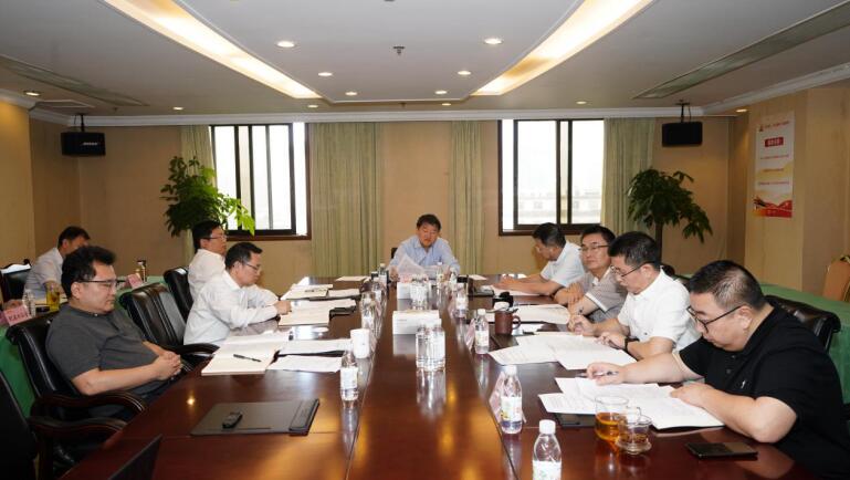 腾博手机官网集团向导班子召开党风廉政建设和反糜烂专题民主生涯会