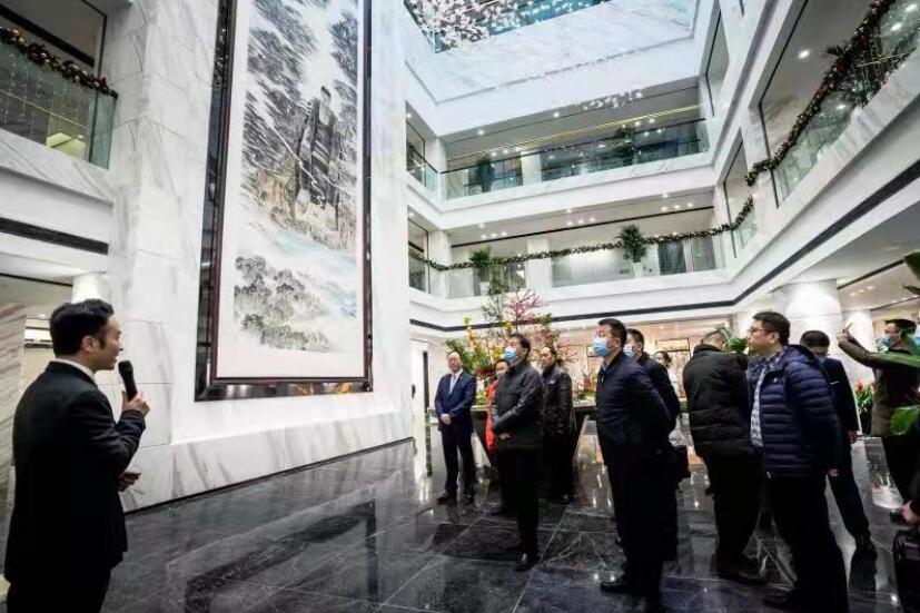 腾博手机官网集团与乐山市政府召开事情座谈会