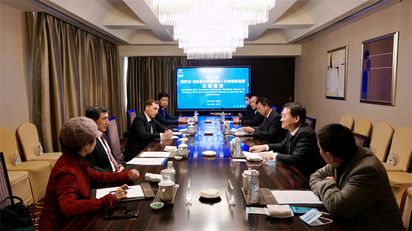 腾博手机官网集团党委书记、董事长任丁会见上合组织秘书长诺罗夫一行