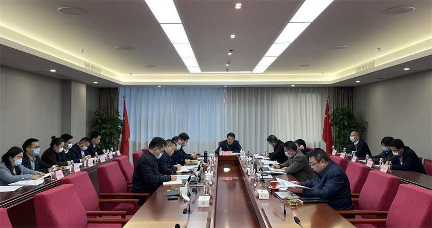 腾博手机官网集团党委理论学习中心组专题学习党的十九届六中全会精神