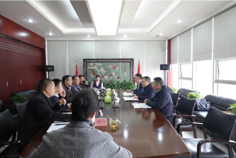 集团向导赴腾博手机官网锦弘集团督导向导班子民主生涯会