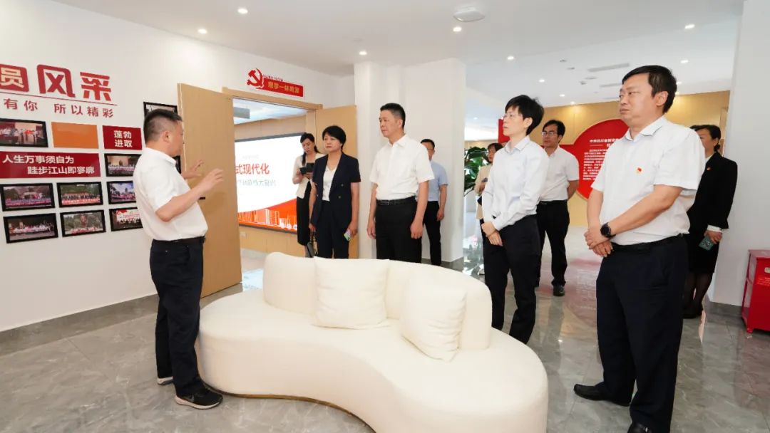 福建省人民政府国有资产监视治理委员会修兴高一行莅临腾博手机官网党？疾斓餮