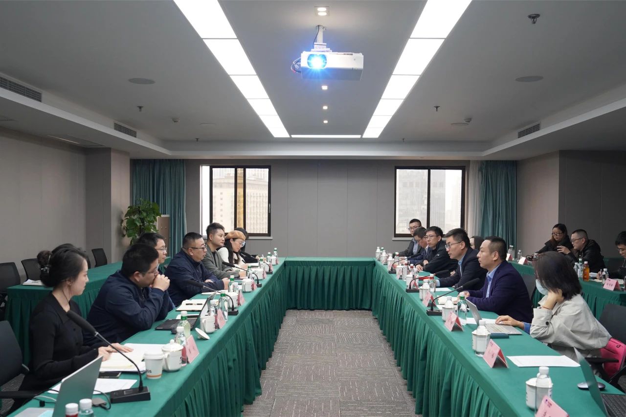 省腾博手机官网集团与内蒙古伊利实业集团举行座谈交流会
