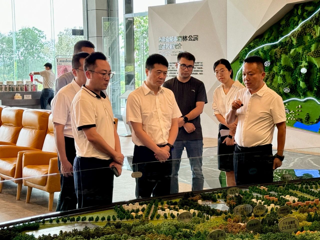 省腾博手机官网集团党委书记、董事长游勇带队赴聚峰谷项目开展汛期清静生产检查并调研生产谋划情形